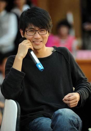 舆论群殴、观众嫌弃、质疑代笔,韩寒和郭敬明谁的黑料更胜一筹