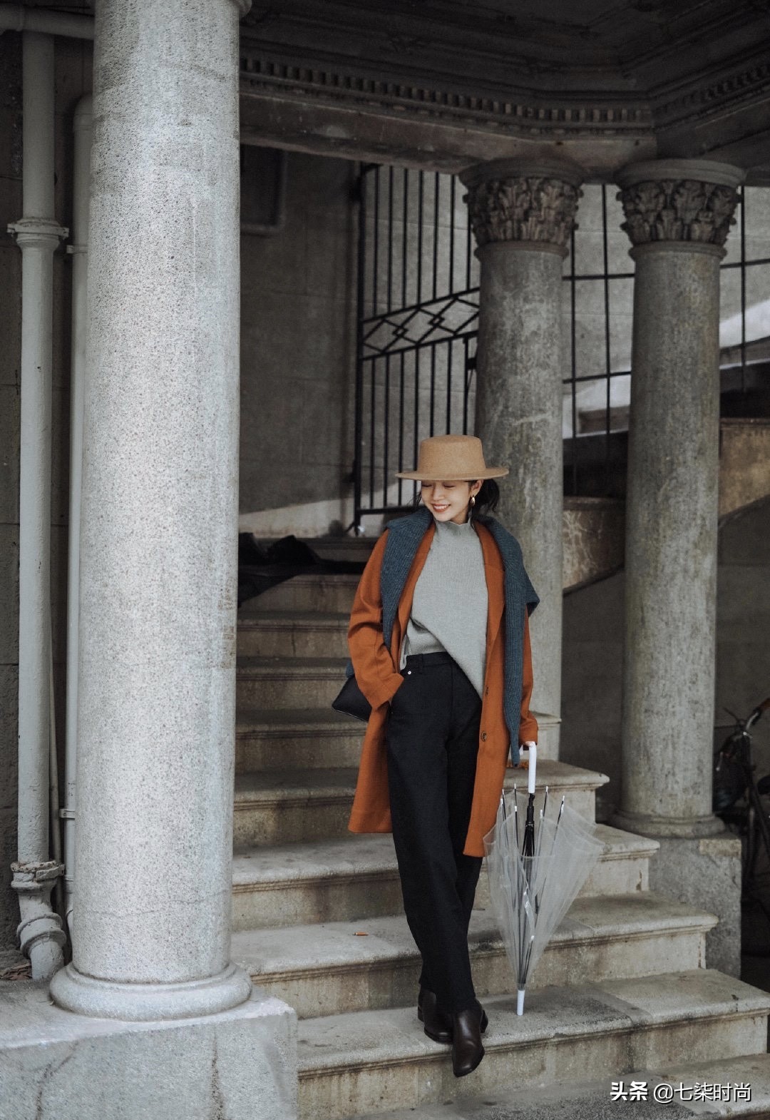 冬天不露腿怎么穿的保暖又显瘦,三木母女紫色连衣裙穿搭