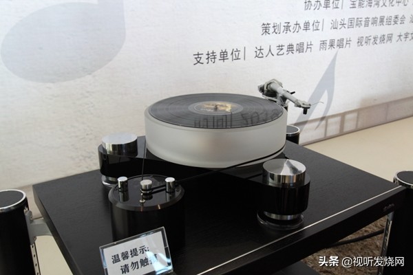 亦文亦武篆书,亦文亦武尽态极妍