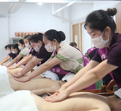 美容是去医院好还是美容中心,美容是去培训机构学好还是做学徒