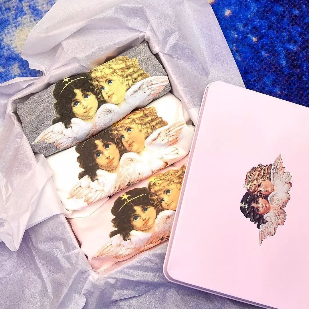 人间芭比lisa白色衣服跳舞,人间芭比lisa穿蓝衣服跳舞