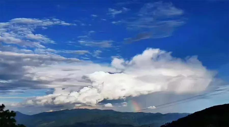 原创散文|赵泽伦​：一路向西，请给邓川一支画笔