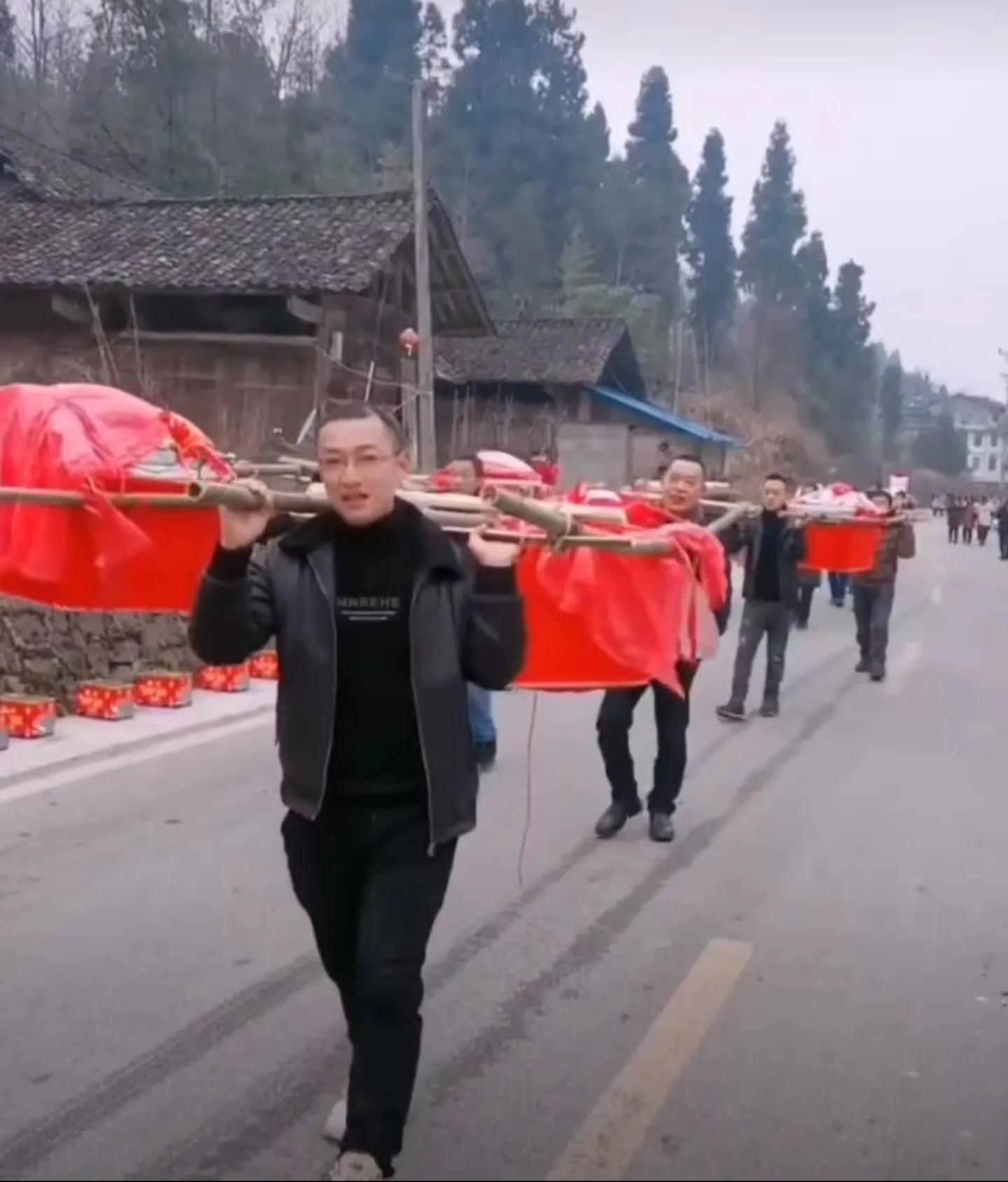 巴中婚俗,四川巴中婚礼介绍人摆礼说词