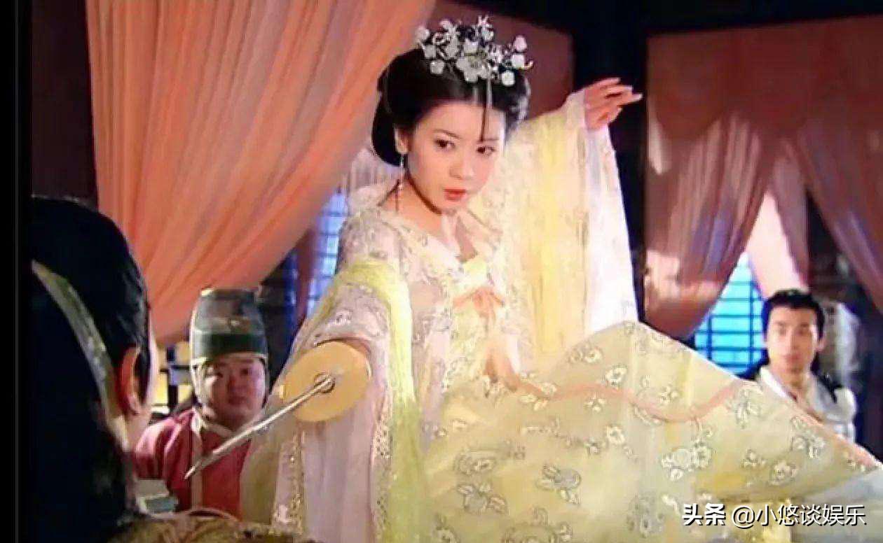 至尊红颜里演哪个女二号,至尊红颜里面的老戏骨