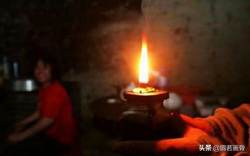 七八十年代的煤油灯场景,七八十年代的油灯