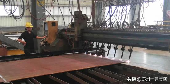 中秋节致敬坚守岗位的他们,中秋节依然坚守岗位的我们