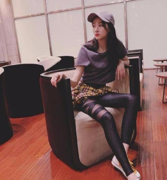 关晓彤小姐姐全部视频,关晓彤阴阳袜