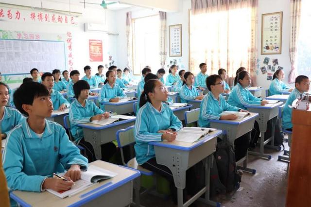 杀出重围|这所中学凭什么打造这么多A等学生