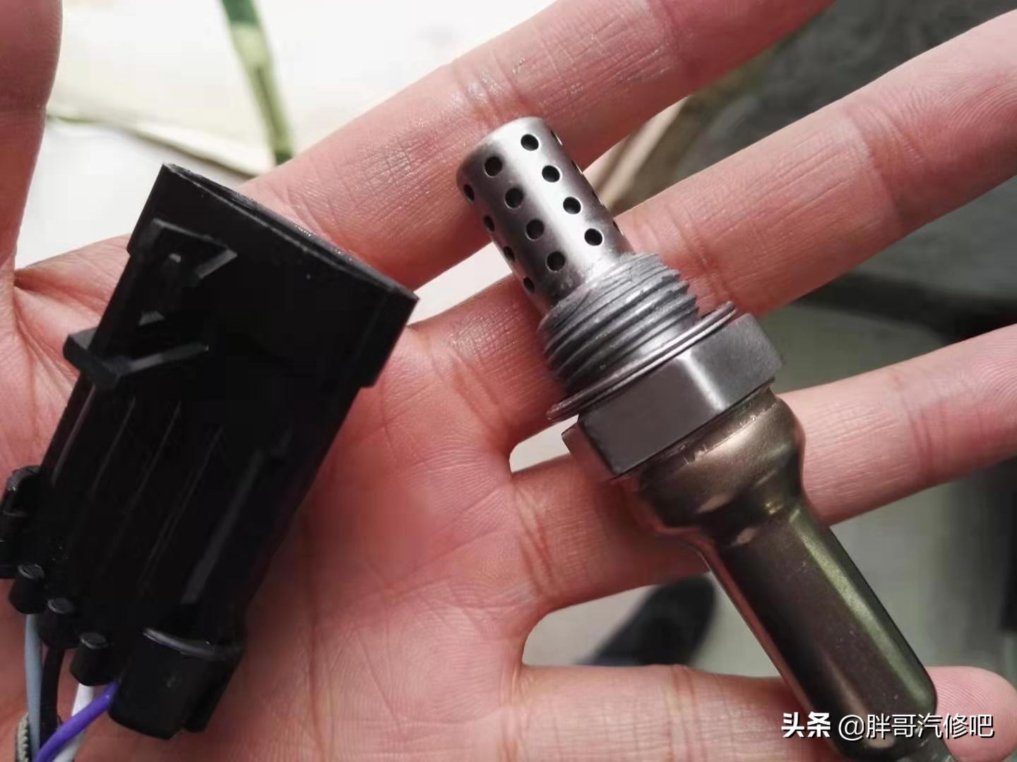 发动机故障灯亮起加速抖动,发动机故障灯亮提速无力油耗高