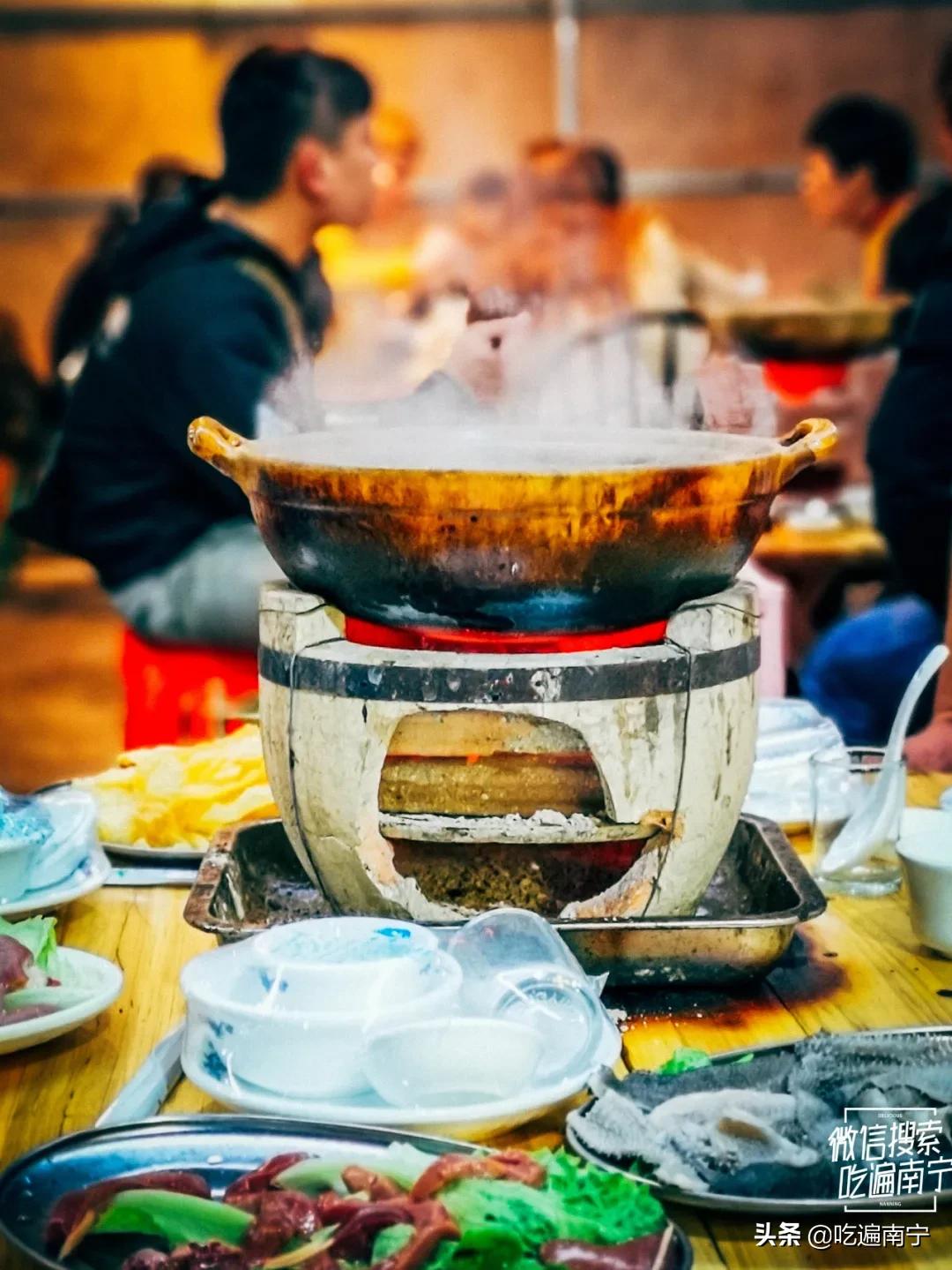 深夜大排档的富人区,富人区大排档餐厅