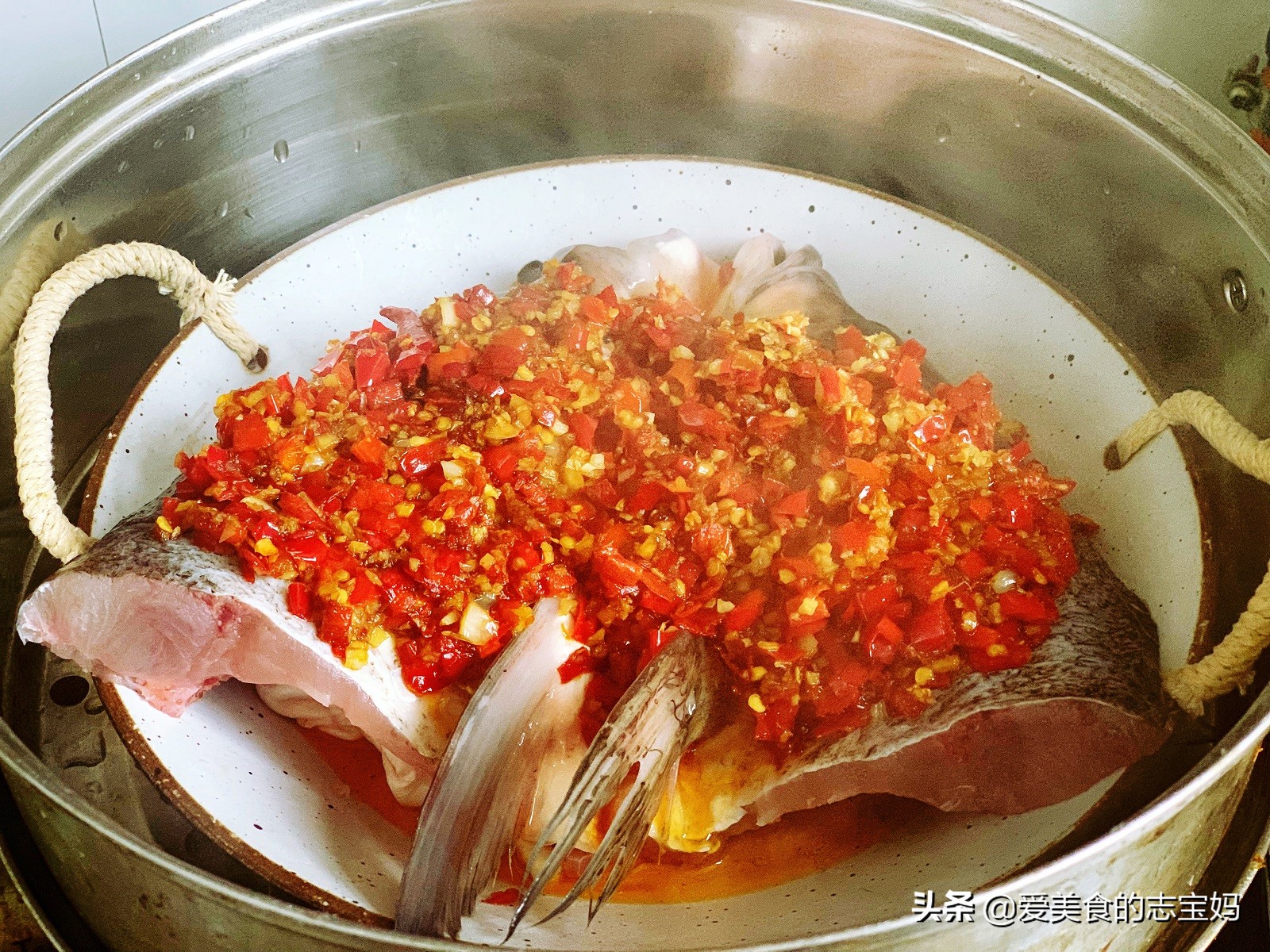 剁椒鱼头最正确做法才好吃,这才是剁椒鱼头的正确做法太香了