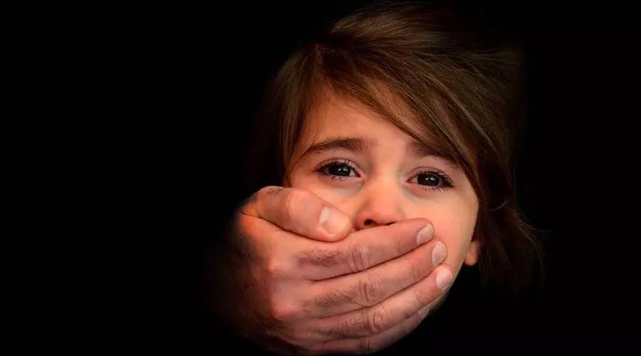 韩国“N号房”事件心有余悸，无法治愈的恋童癖，我们该如何保护孩子？