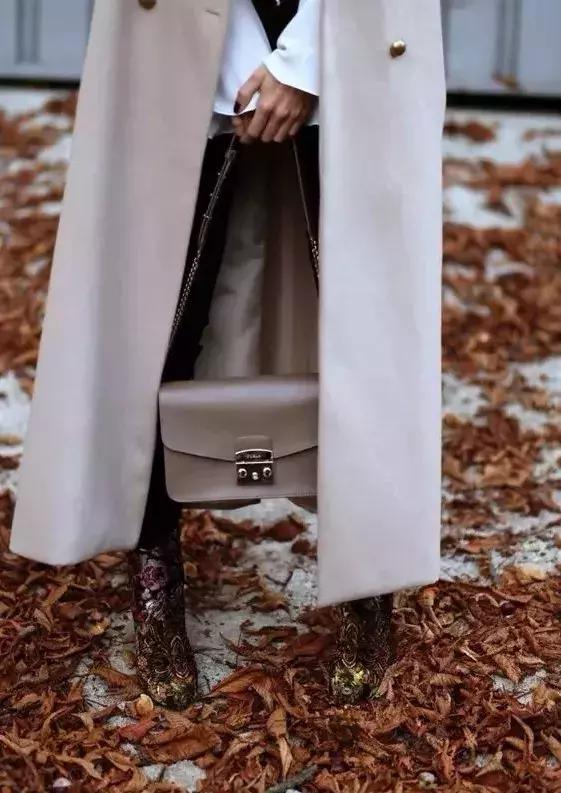 各种包的搭配风格,什么款的包最好搭配衣服