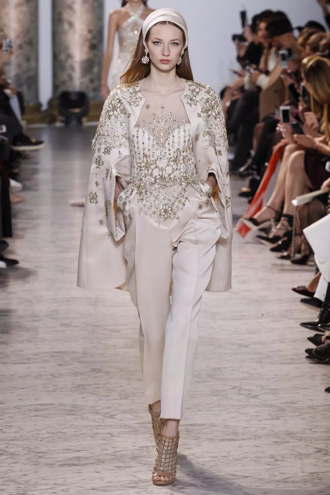 迪士尼冰雪奇缘衣服,看冰雪奇缘2电影