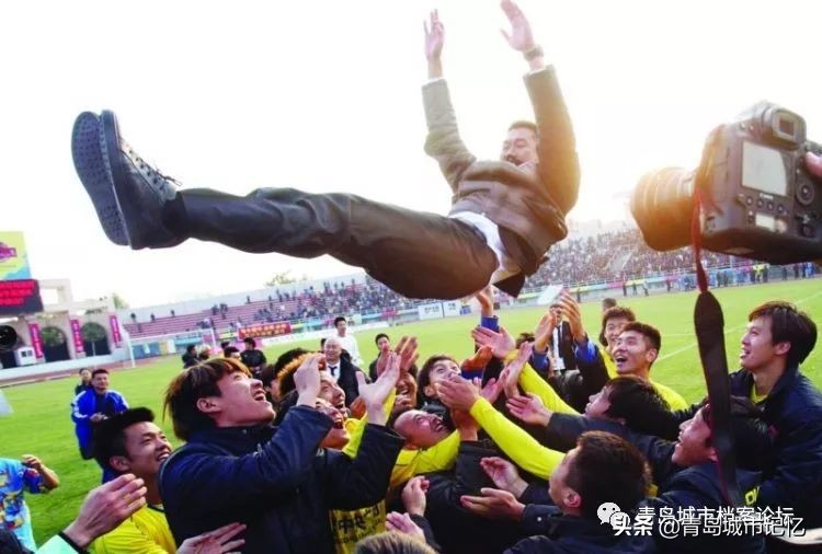 青岛足球风云30载,青岛足球赛青岛海牛