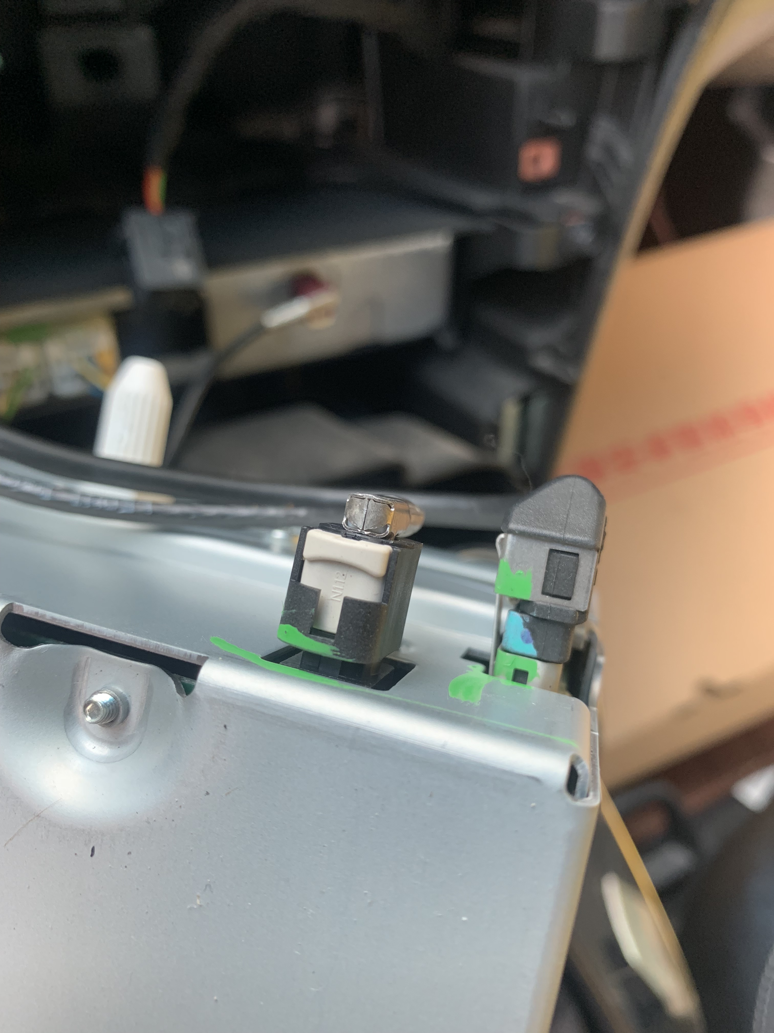 自己动手更换别克英朗挡把,别克英朗改装横屏导航