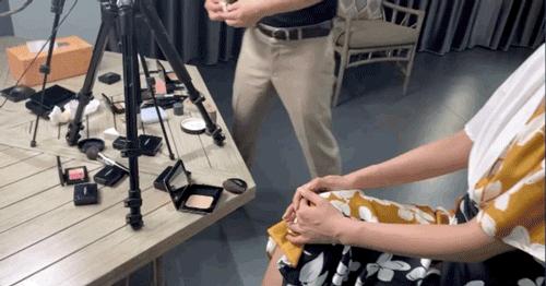 新西*博兰**主化国风妆为毛戈平打call，毛老师又火！调制彩妆太厉害