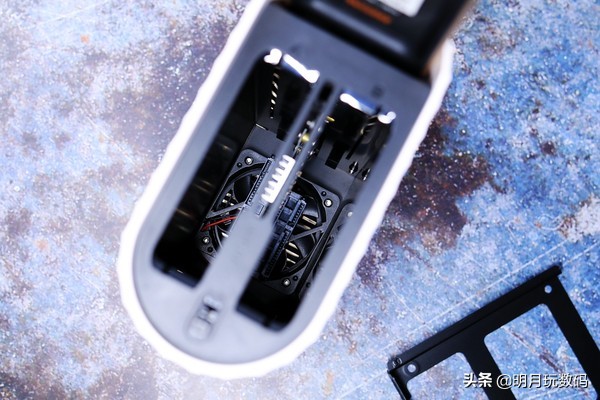 有了联想个人云,没有网盘也能随时随地轻松存取、分享数据