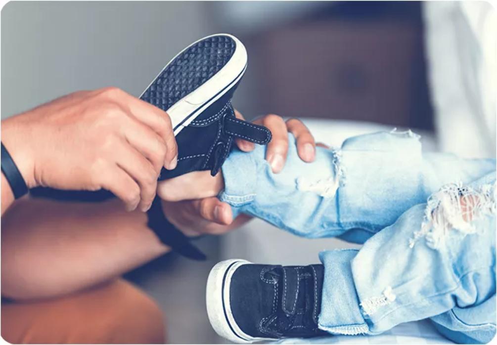 宝宝鞋子买大一码对脚有影响吗,宝宝鞋子买大半码还是一码