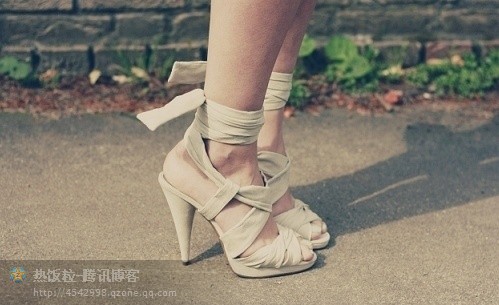 穿高跟鞋脚不痛的小窍门,穿高跟鞋不痛脚的小技巧