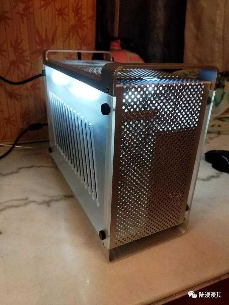 孤勇者mini机箱itx装机,240水冷itx机箱装机全过程