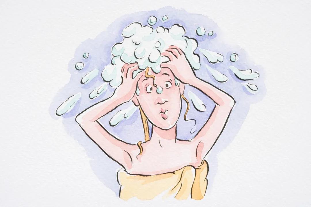 头发出油头屑多脱发还有脂肪粒,头皮油腻头屑多脱发怎么治疗