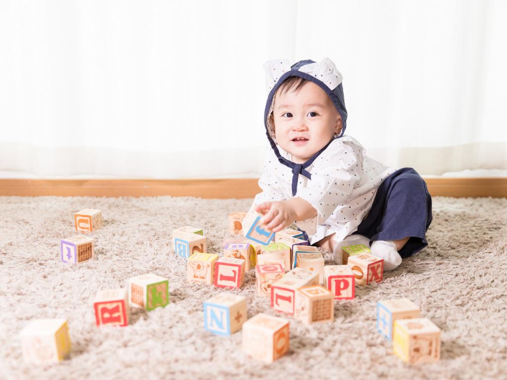 孩子的眼睛不明亮,儿童眼睛眨眼频繁说不眨有泪