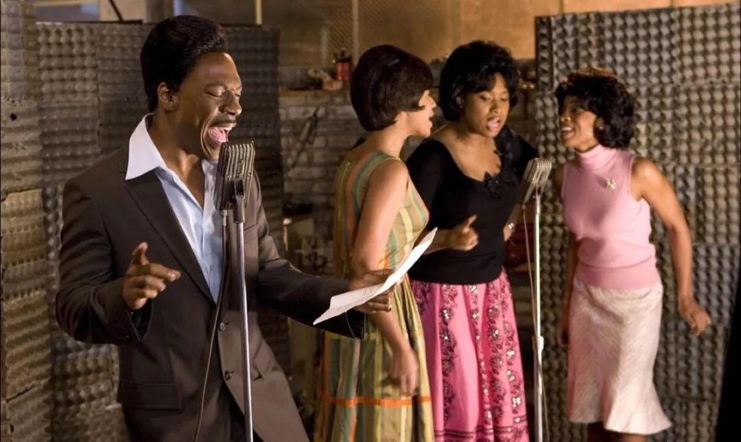 这部曾成就了碧昂斯的音乐剧,讲述的娱乐圈现实让人心惊