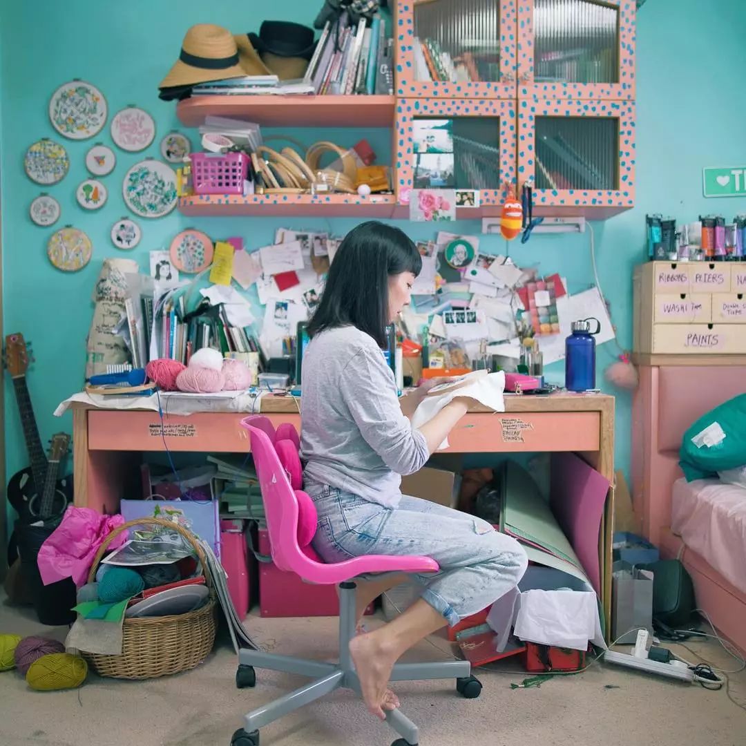 姑娘带着针线去旅游,刺绣记录最美风景，Gucci都找她合作！