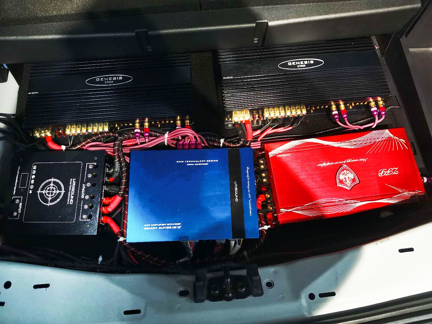 23款探险者顶配改装音响,福特探险者加装法兰盘音响