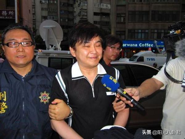 人前君子背后无耻始乱终弃,人前正人君子人后虚伪小人