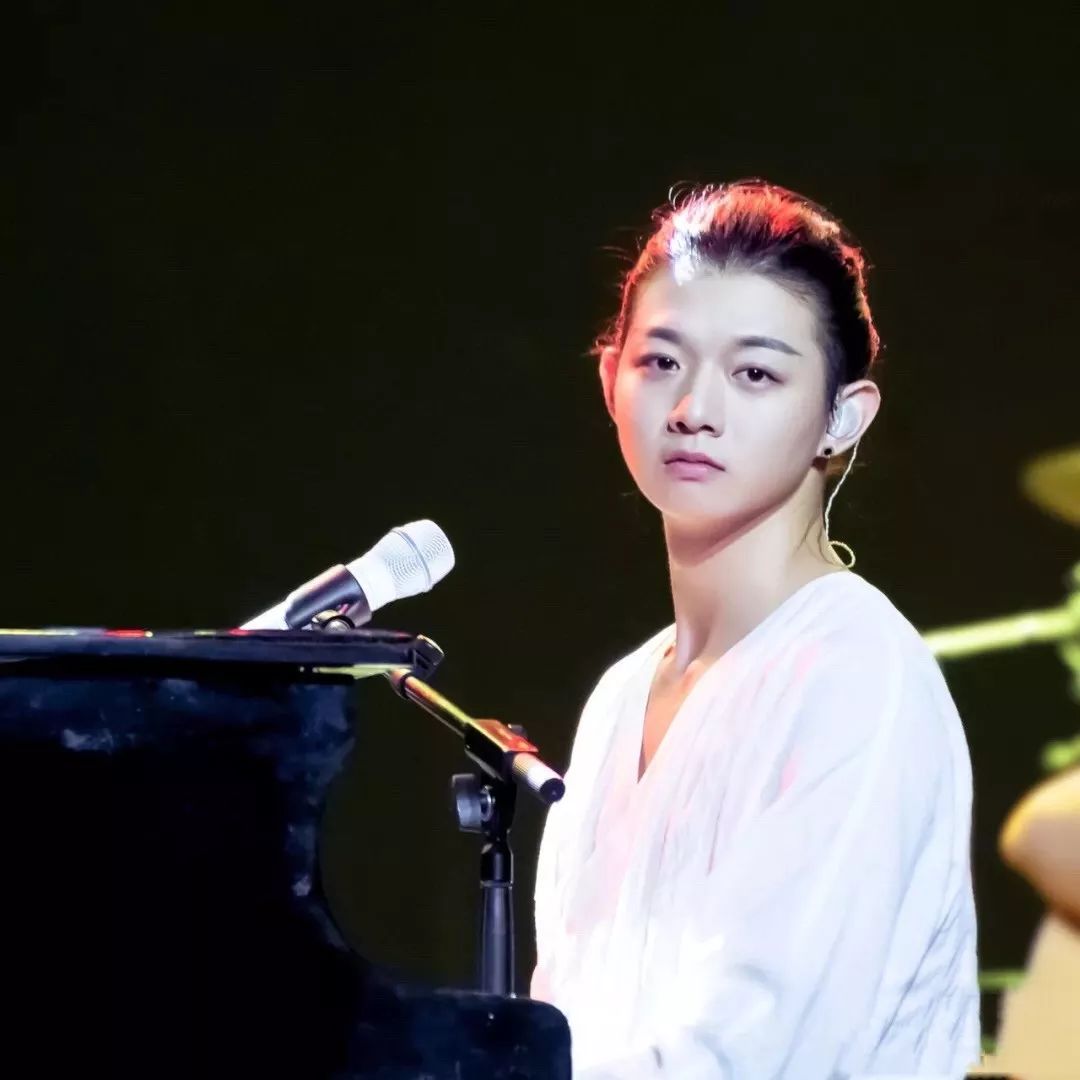 婚内出轨的3位男星如今都怎样了,因出轨而身败名裂的男星