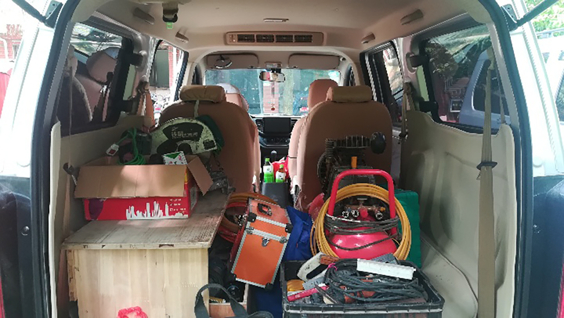 广西南宁小伙开五菱面包车走318,广西小伙开五菱宏光上路