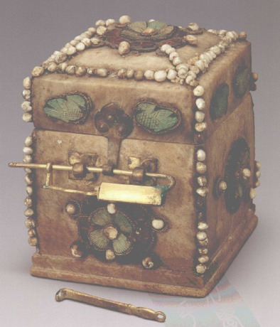 中原藏珍三彩舍利匣,国宝品鉴