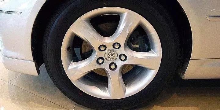 丰田锐志6缸2.5后驱多少钱,丰田reiz锐志2.5v前驱还是后驱