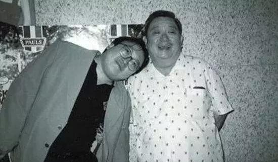 捡了遍地六便士,捡了六便士