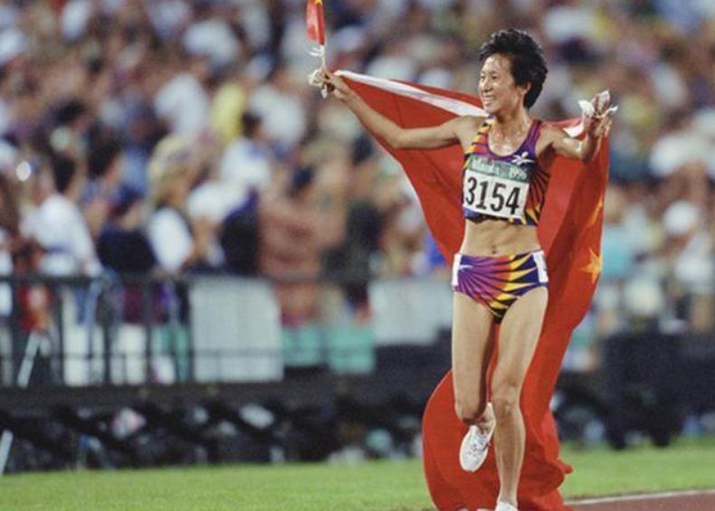 王军霞田径第一人,田径奥运冠军王军霞晒出视频