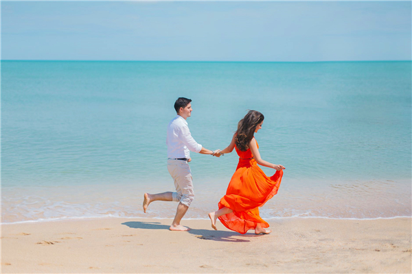 有钱女人不嫁穷人,有钱女人不要下嫁