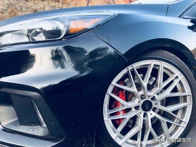 福克斯rs黑白,福克斯rs第二代