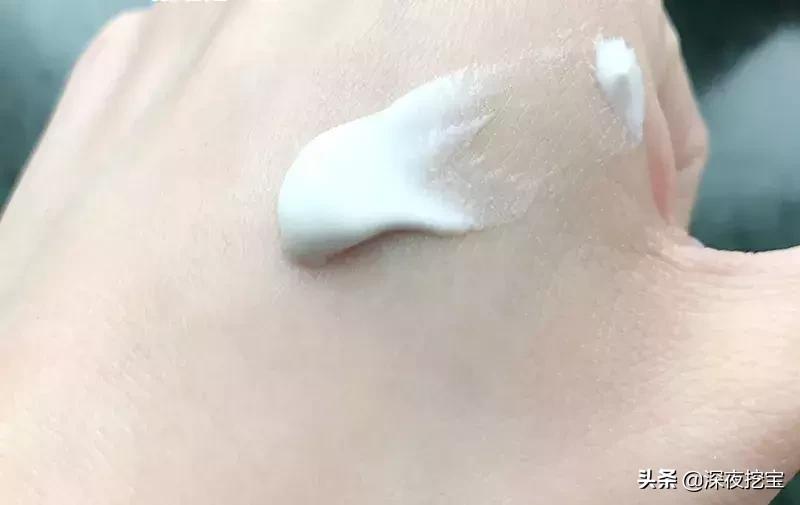 雅诗兰黛奶油肌粉底液,星钻光感奶油肌粉底液