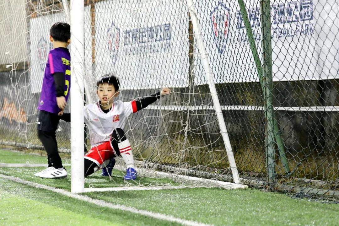 津门网金熙男：足球小将