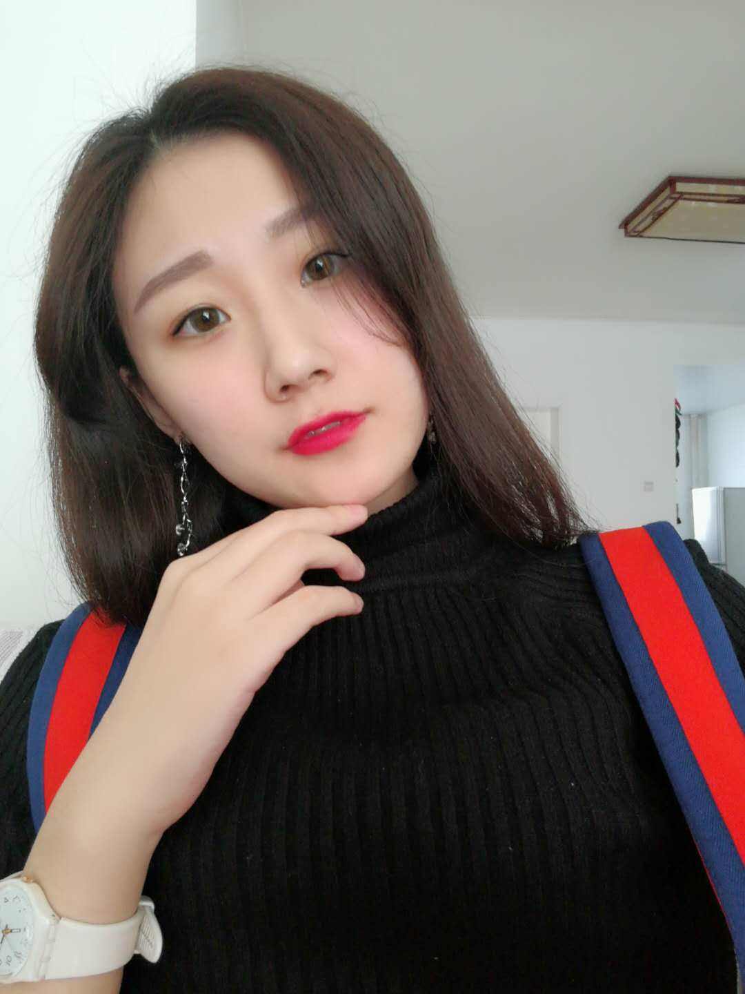 从女生的妆容看出对你的态度,从女生的打扮看个性