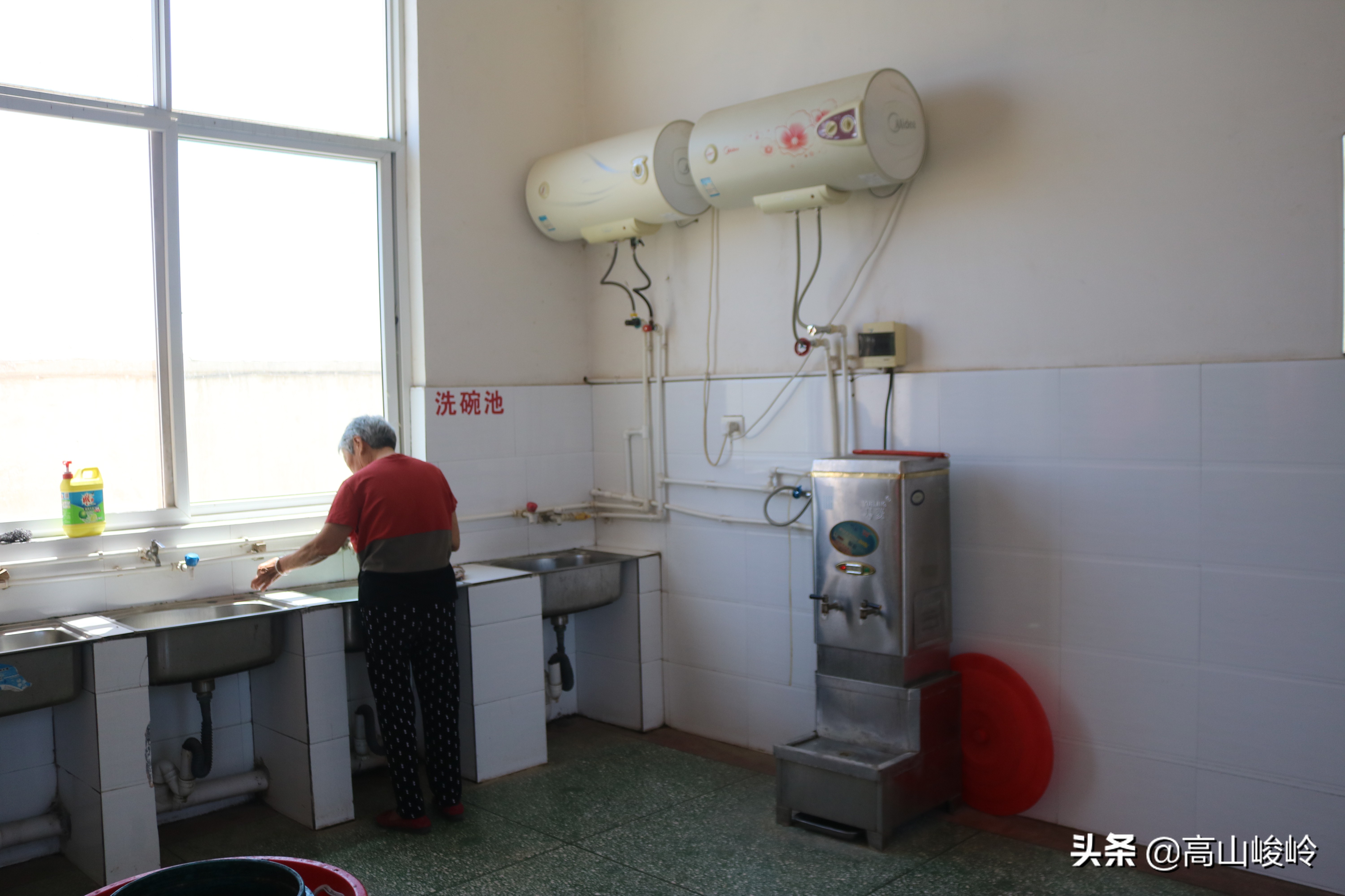 慈善家刘章俊（记者：乔望键张孟强摄/文）