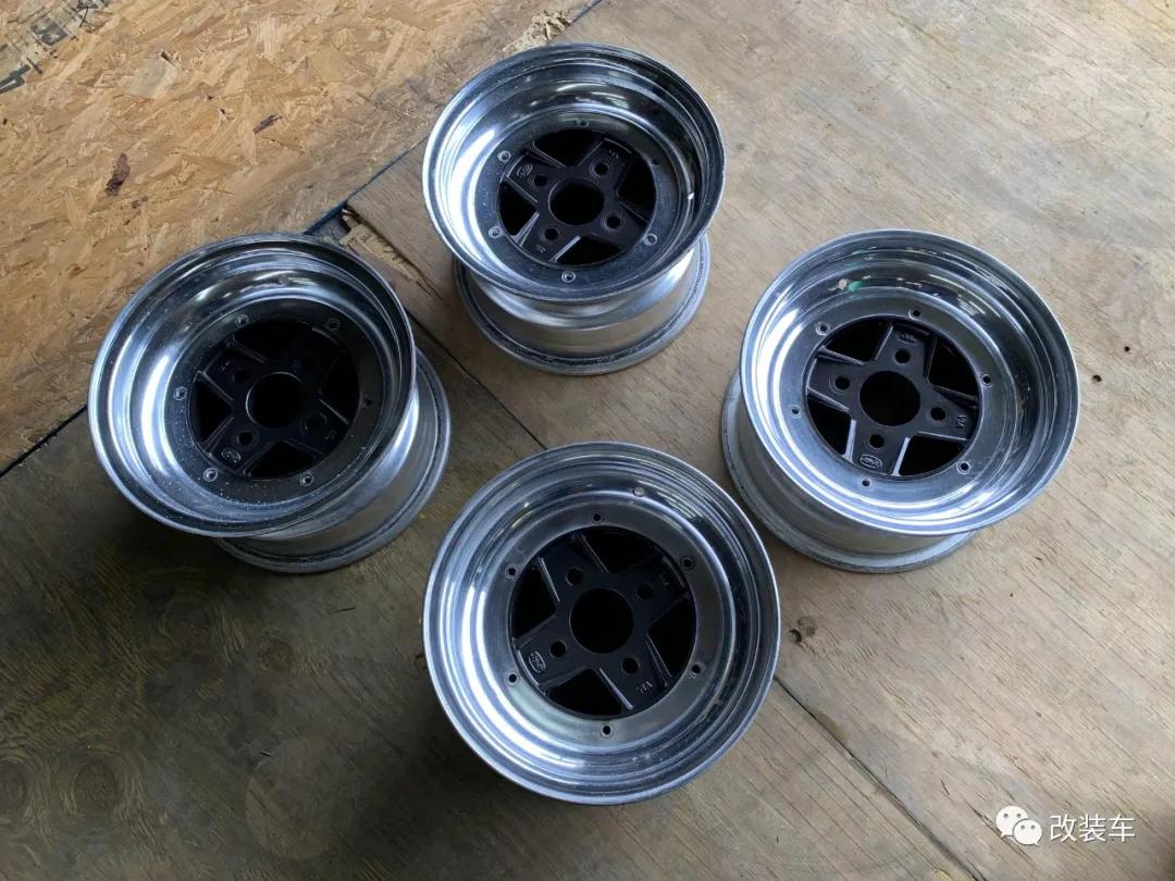 中置四驱五速手动的双门超跑,今晚我在秋名山等你