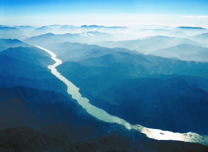 鍗冨彜涓夊场椋庢櫙瑙嗛,鍗冨彜姹熸渤