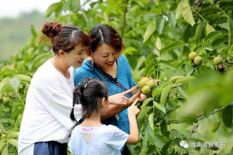 我叫成县，这是我2019年的自拍照~