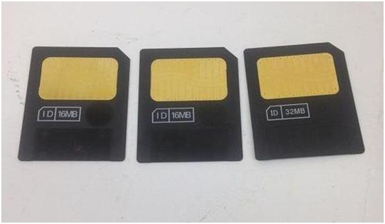 智能手机的内存卡一般都在哪里,各种手机内存卡使用时间