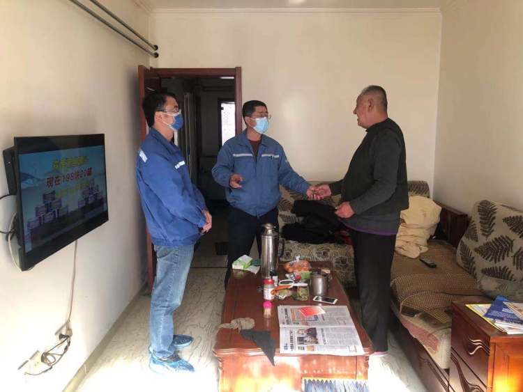 供暖在线联系用户解答问题,冬季供热投诉电话