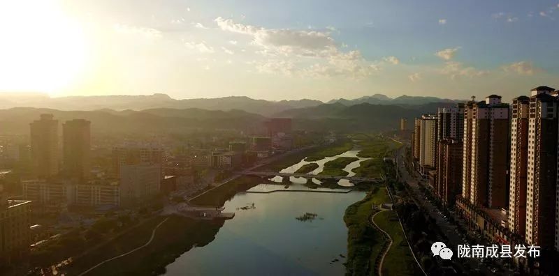 我叫成县，这是我2019年的自拍照~