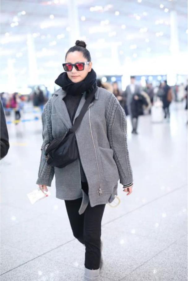 51岁瞿颖身材有多棒,瞿颖52岁腿部线条